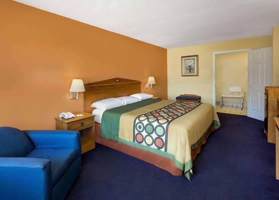 Super 8 by Wyndham Breaux Bridge 1