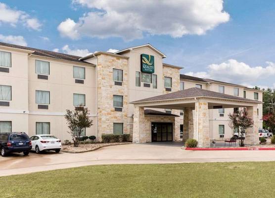 Quality Suites Huntsville Near University 1
