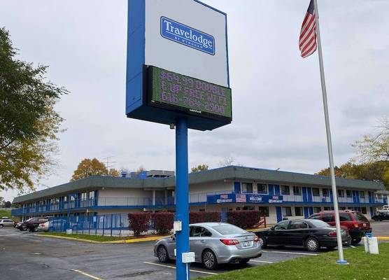 Travelodge by Wyndham Grand Rapids North 1