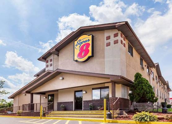 Super 8 by Wyndham Dunbar/Charleston Area 1