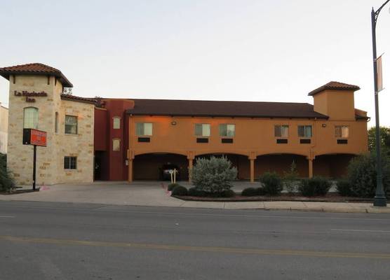 La Hacienda near Alamodome & Riverwalk 1
