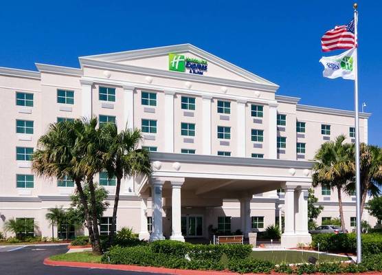 Holiday Inn Express & Suites MIAMI-KENDALL by IHG 1