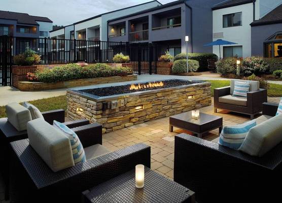 Courtyard by Marriott Raleigh Midtown 1