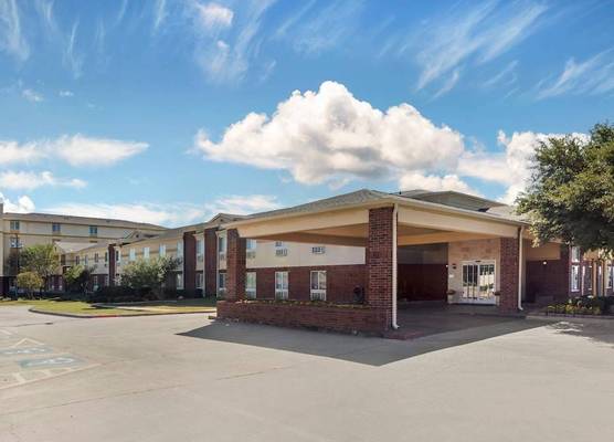 Comfort Inn & Suites Red Oak - Dallas Area 1
