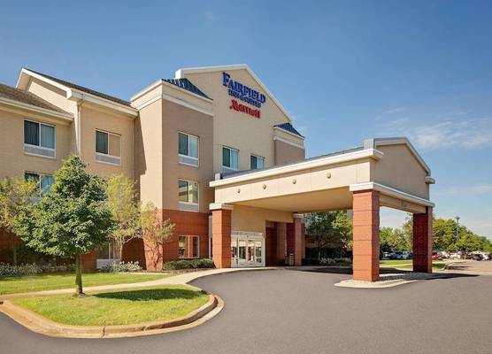 Fairfield Inn & Suites by Marriott Detroit Metro Airport Romulus 1