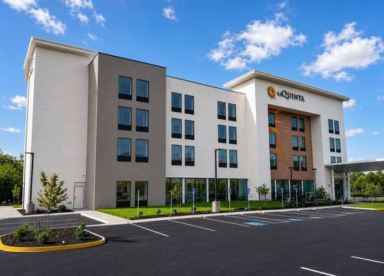 La Quinta Inn & Suites by Wyndham Roanoke Hollins/I-81 1