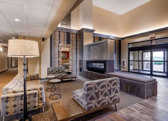 Comfort Suites Burlington 1