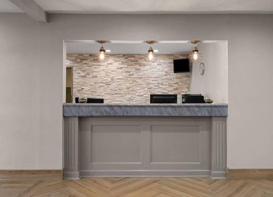 La Quinta Inn by Wyndham Milwaukee Airport / Oak Creek 1