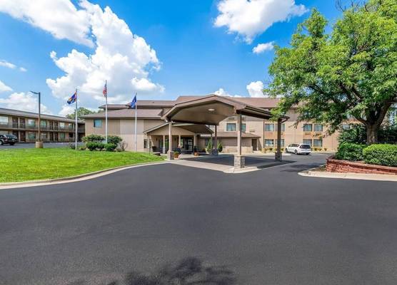 Quality Inn & Suites Lawrence - University Area 1