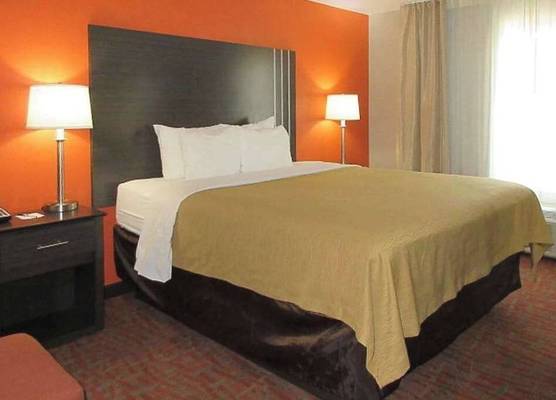 Quality Inn & Suites Fresno Northwest 1