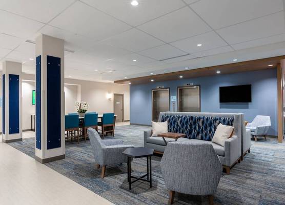 Holiday Inn Express & Suites VAUGHAN-SOUTHWEST by IHG 1