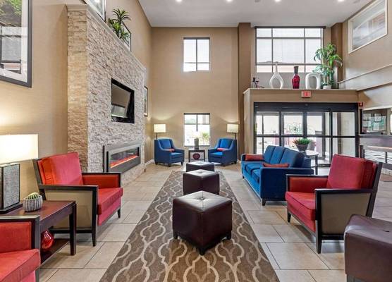Comfort Inn & Suites Canton Riverstone Area 1