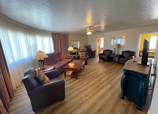 Rainbow Lodge and Inn 1