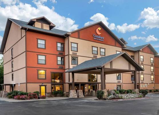 Comfort Inn & Suites Branson Meadows 1