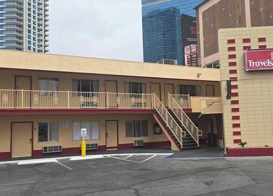 Travelsuites Hotel 1