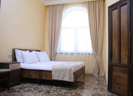 Red Hotel Yerevan Center 1