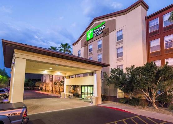 Holiday Inn Express & Suites PHOENIX AIRPORT by IHG 1
