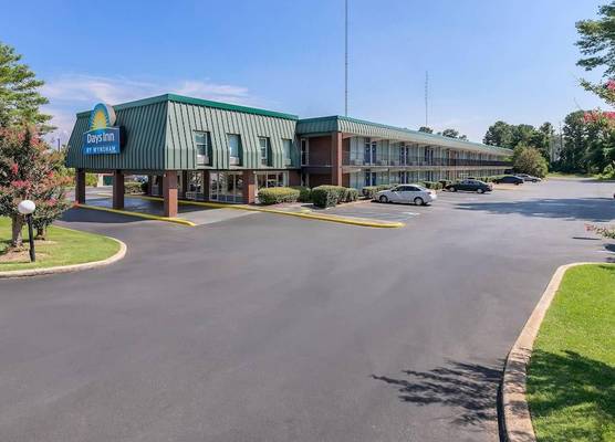 Days Inn by Wyndham Seneca-Clemson 1