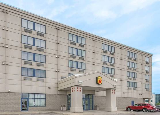 Super 8 by Wyndham Mississauga 1