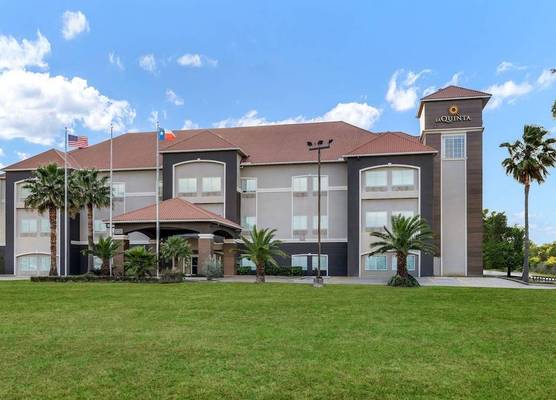 La Quinta by Wyndham Alvin 1