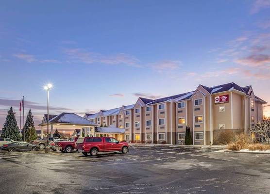 Best Western Plus Woodstock Inn & Suites 1