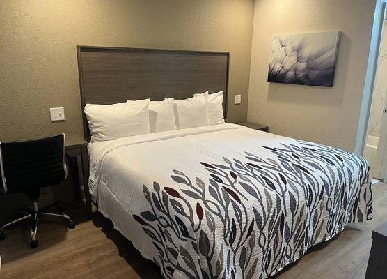 Red Roof Inn Haltom City 1