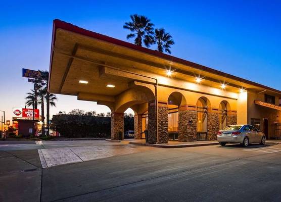 Best Western Plus Executive Inn & Suites 1