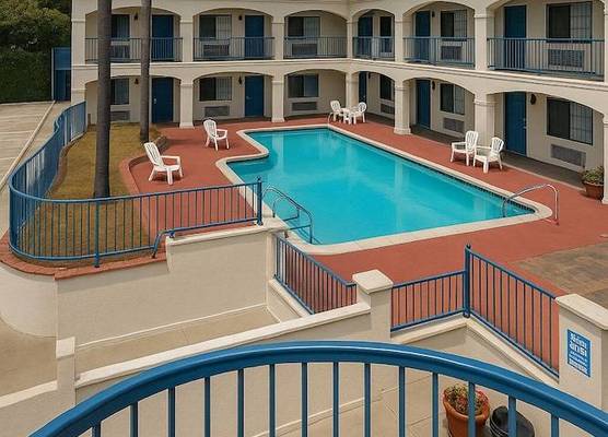 LYFE INN & SUITES by AGA - LAX Airport 1