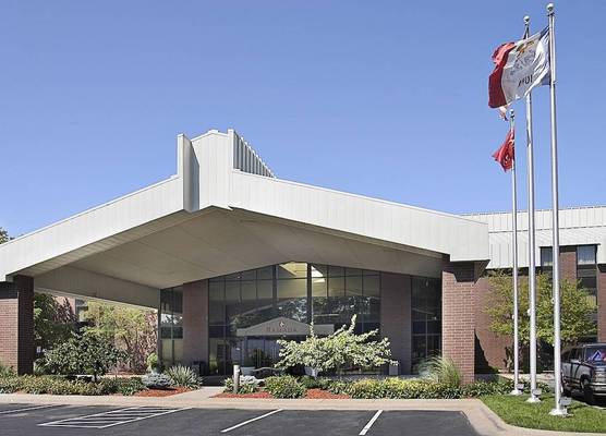 Ramada by Wyndham Bettendorf 1