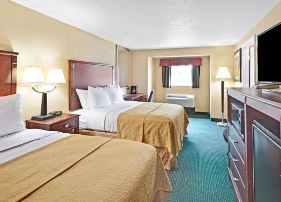 Ramada by Wyndham Kittery 1