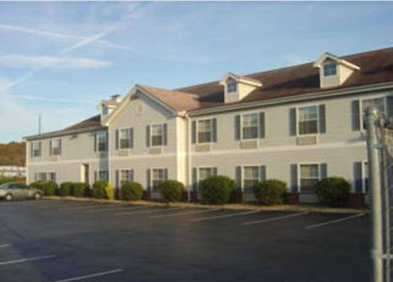 Suburban Studios Chattanooga Northeast - Ooltewah 1