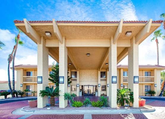 La Quinta Inn by Wyndham Tucson East 1