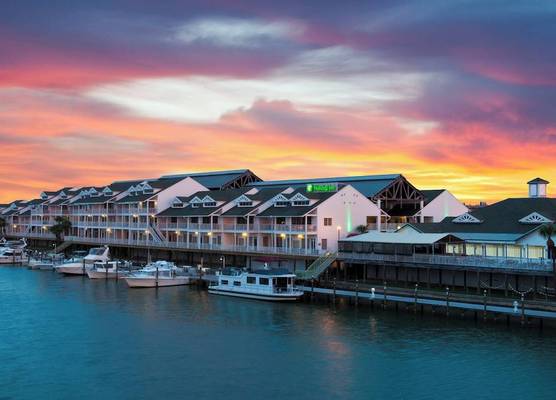 Holiday Inn & Suites CLEARWATER BEACH S-HARBOURSIDE by IHG 1