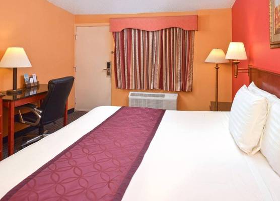 AMERICAS BEST VALUE INN-SMITHTOWN-LONG ISLAND 1