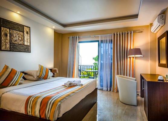 The Country Lodge Hotel 1