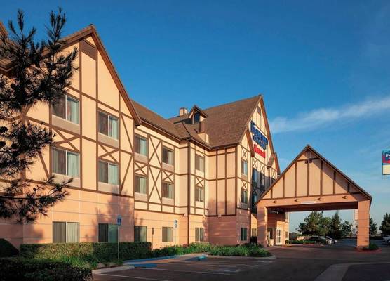 Fairfield Inn & Suites by Marriott Selma Kingsburg 1
