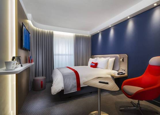 Holiday Inn Express STOCKPORT by IHG 1