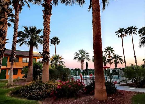 Econo Lodge Inn & Suites Yuma 1