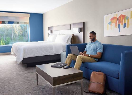 Holiday Inn Express & Suites Tyler South University Area by IHG 1