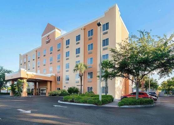Comfort Suites Tampa Airport North 1