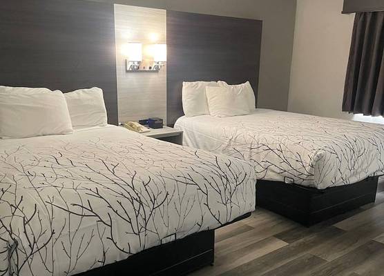 HomeTown Inn and Suites Belle Plaine 1