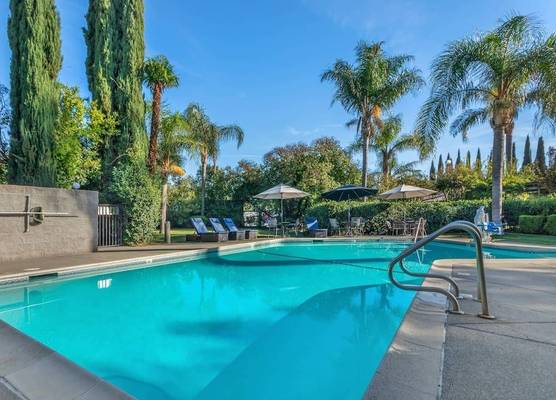 University Park Inn & Suites, an Ascend Collection Hotel 1