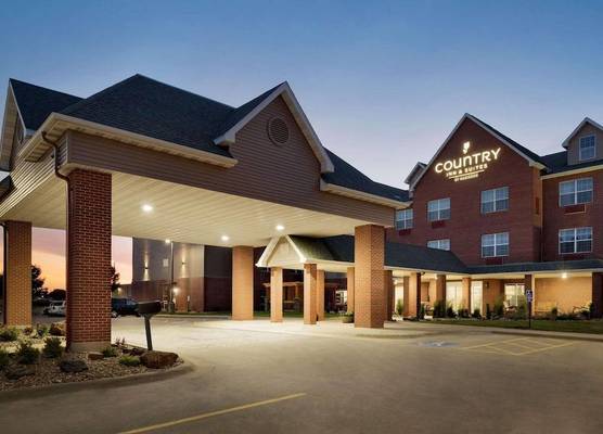 Country Inn & Suites by Radisson, Coralville, IA 1