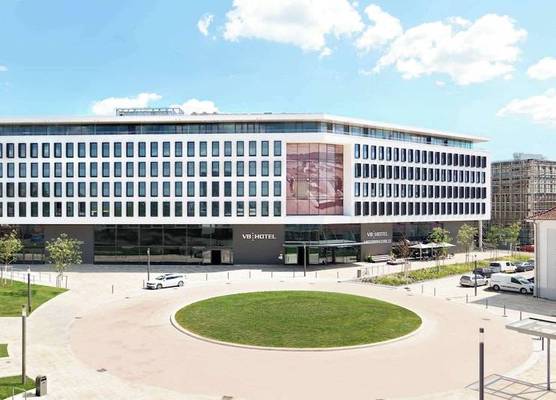 V8 HOTEL Motorworld Region Stuttgart 1