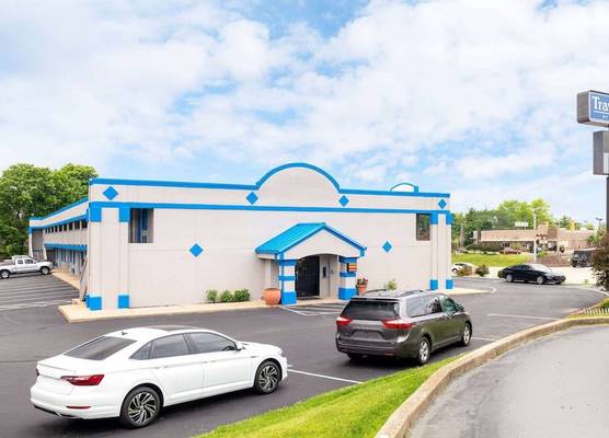 Travelodge by Wyndham Richmond IN 1