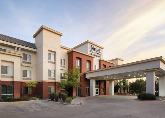 Fairfield Inn & Suites by Marriott Visalia Tulare 1