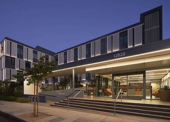 Hotel Mariposa 1