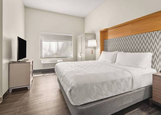 Holiday Inn & Suites BOTHELL by IHG 1
