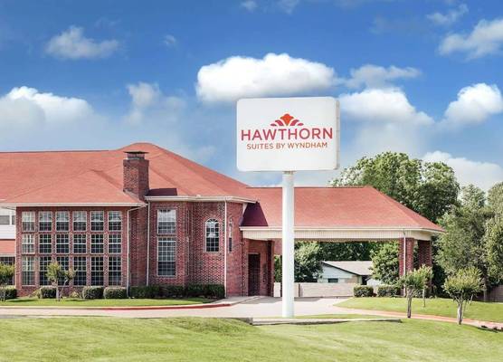 Hawthorn Suites Irving DFW South 1