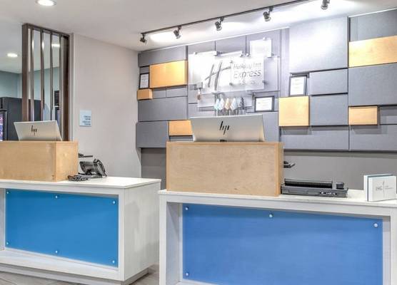 Holiday Inn Express & Suites MOORE by IHG 1